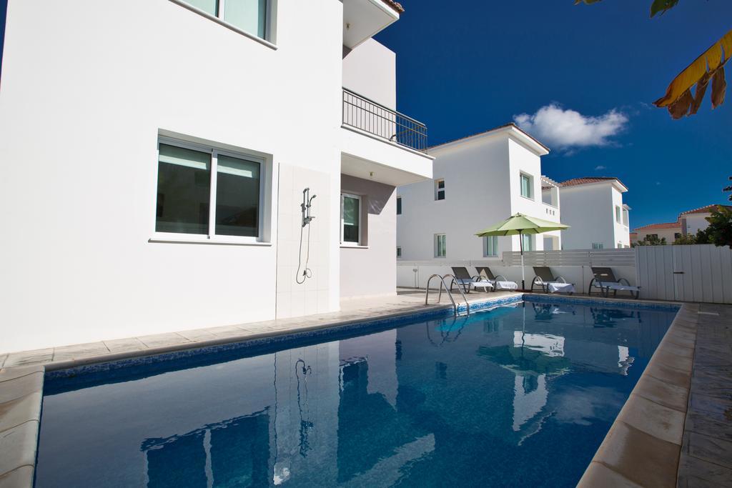 Avra Villas Paralimni Phòng bức ảnh