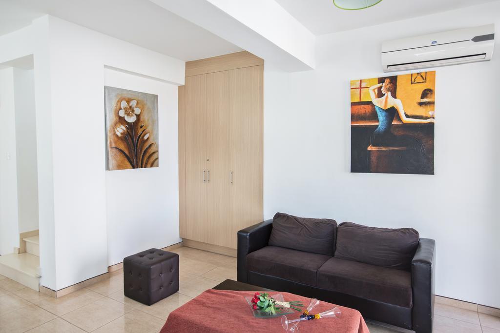 Avra Villas Paralimni Phòng bức ảnh
