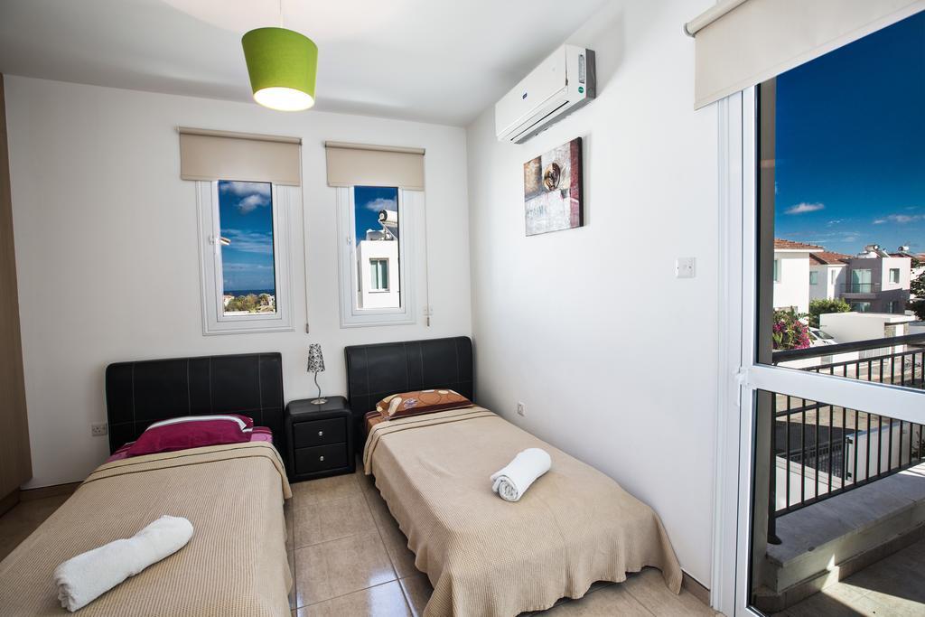Avra Villas Paralimni Phòng bức ảnh