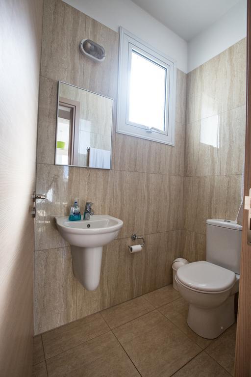 Avra Villas Paralimni Phòng bức ảnh