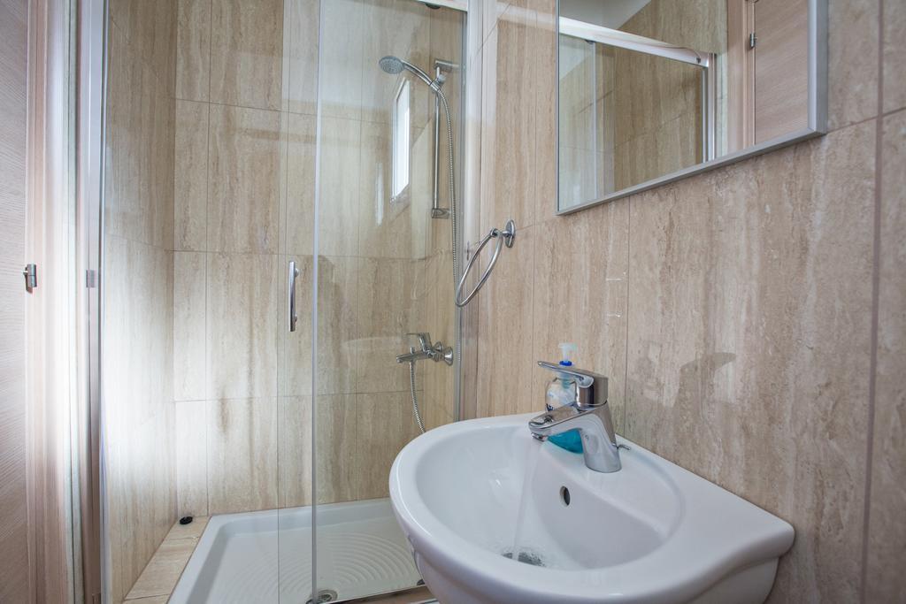 Avra Villas Paralimni Phòng bức ảnh